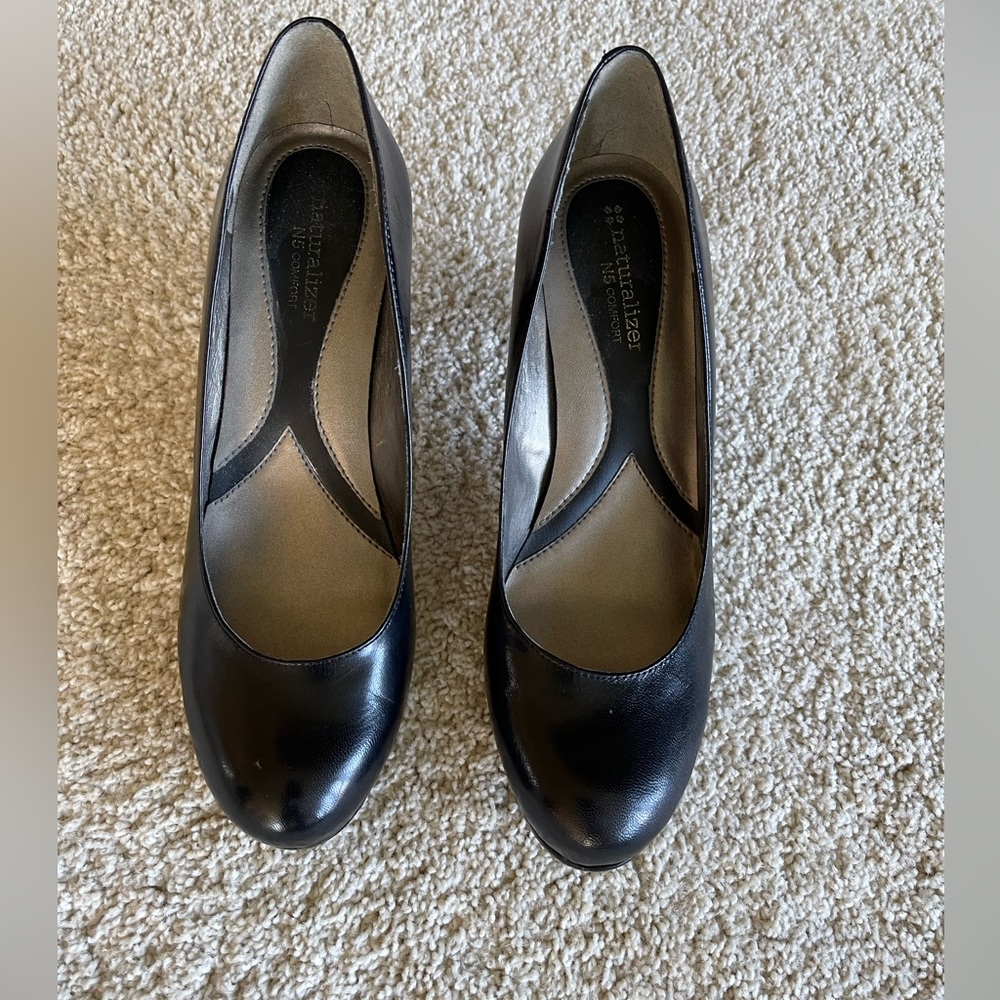 Naturalizer Michelle Pump.  Black.  Leather. Size 9.